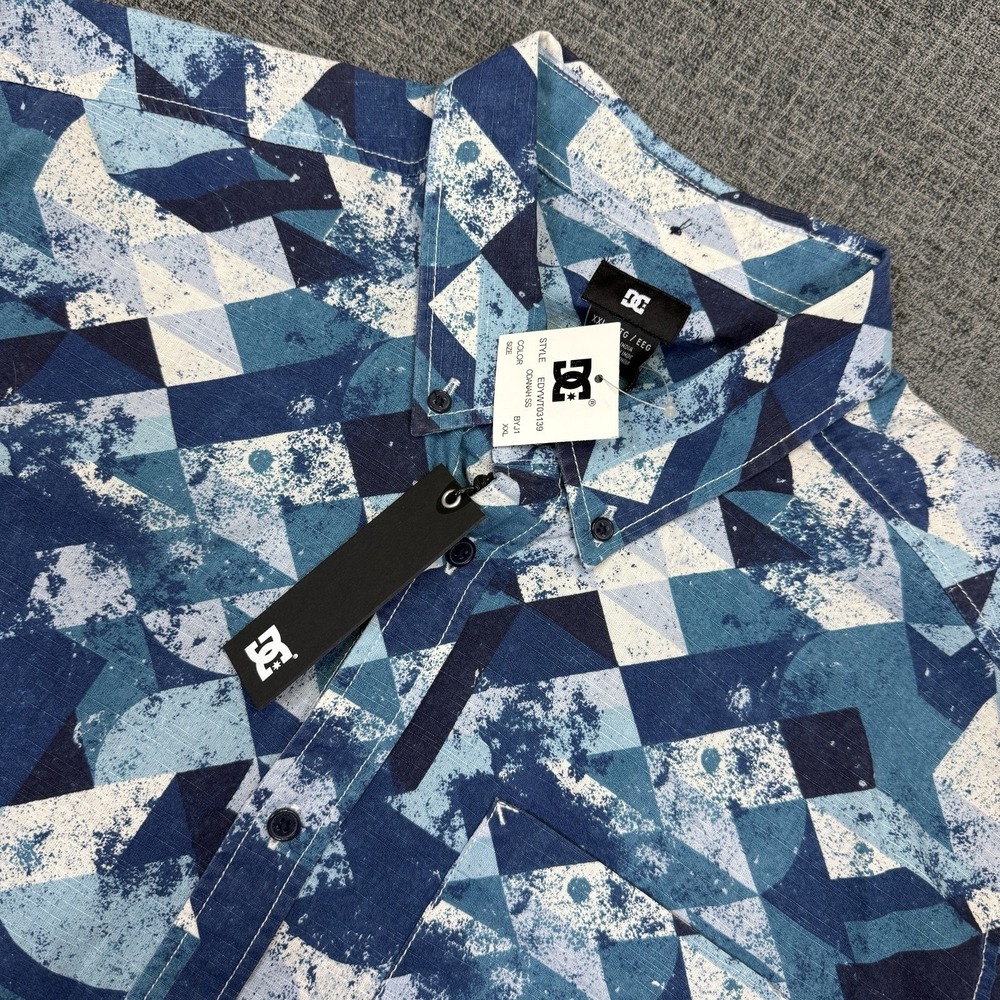 DC Shoes‎ Shirt Men's XXL Blue Geometric Skate Short Sleeve Button NWT